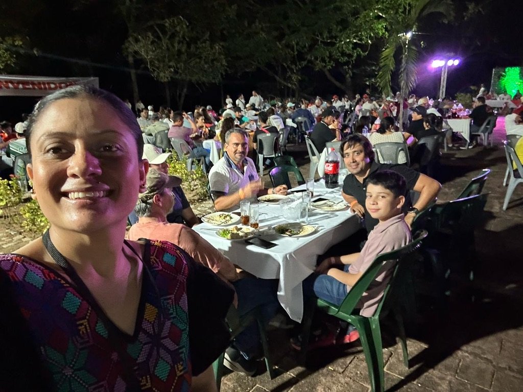 13A5EA88 C184 407C A7A6 5B7273C3DC2E 1 105 c